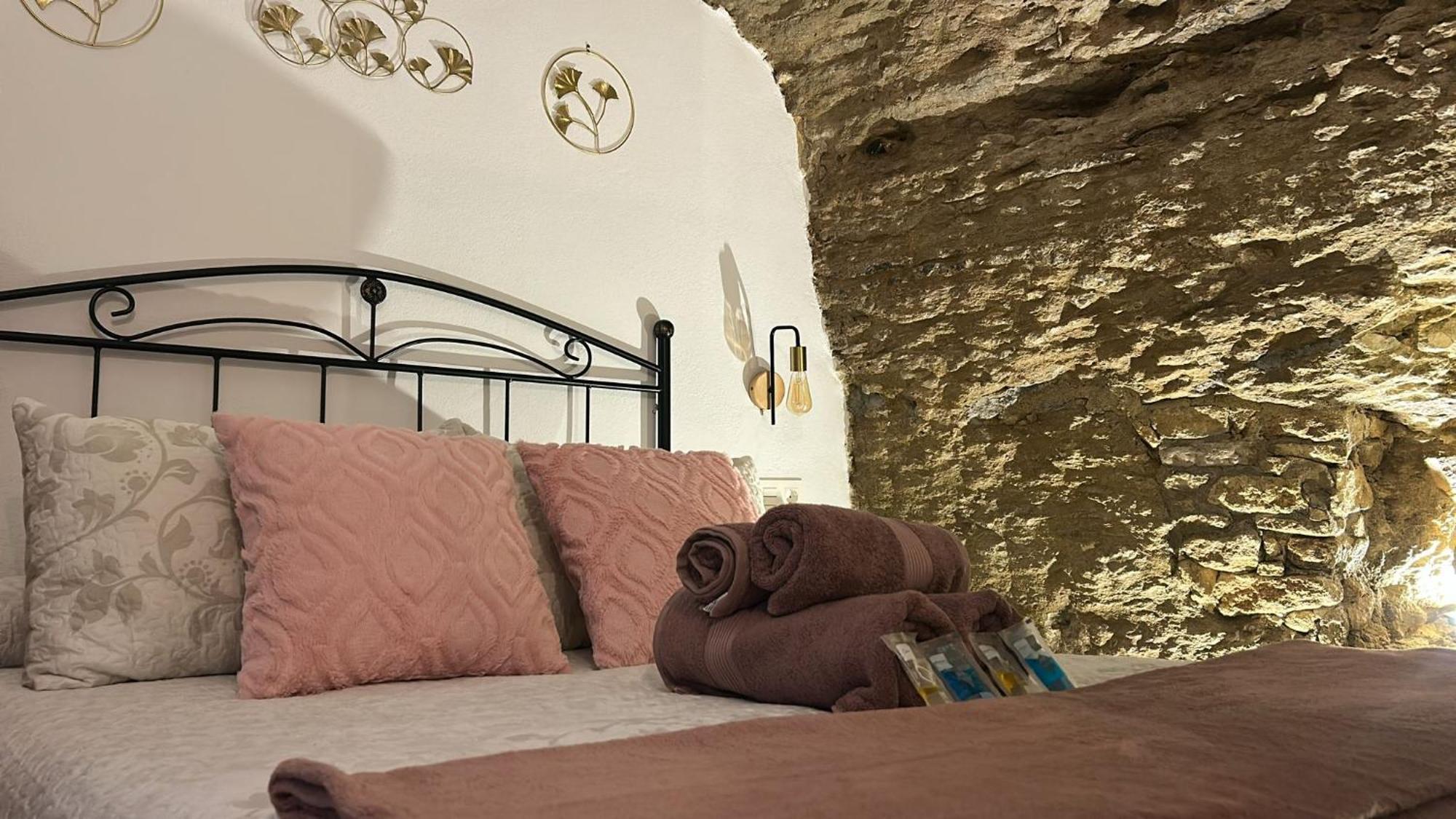 Casa Cueva Sol Y Luna Setenil Setenil De Las Bodegas Exterior photo